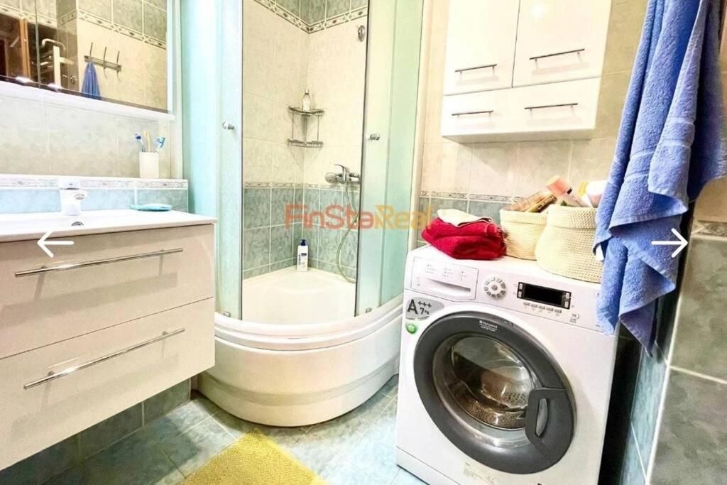 Economy Apartment 2 Min From The Main Station Bratislava Exterior foto